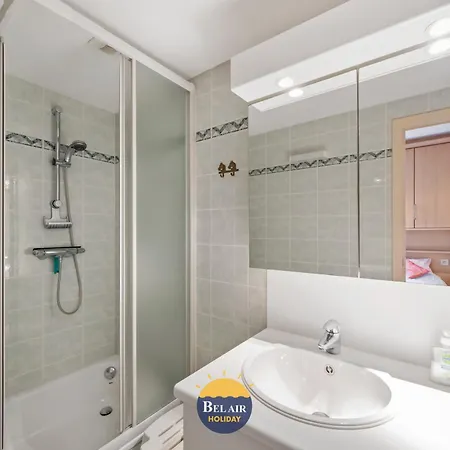 Apartamento Zeezicht Xiii - Cozy 2-bedroom On The Belgian Coast With Spacious Sun Terrace And Pool T86