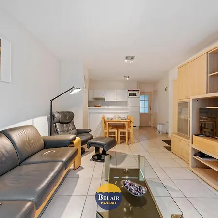 Apartamento Zeezicht Xiii - Cozy 2-bedroom On The Belgian Coast With Spacious Sun Terrace And Pool T86