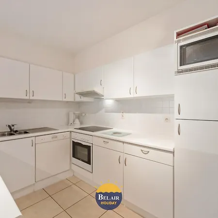 Apartamento Zeezicht Xiii - Cozy 2-bedroom On The Belgian Coast With Spacious Sun Terrace And Pool T86 *